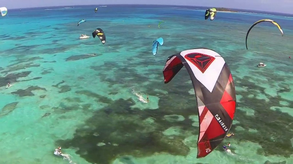 Kitesurfing en Playa San Andrés, Colombia